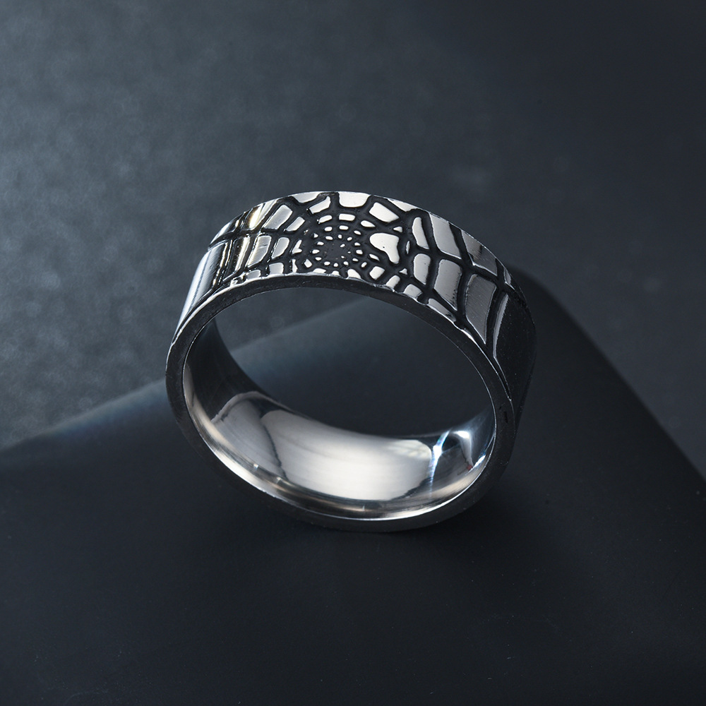 Prosty pierścionek z pajęczyną – Men Accessories Name recenzja i cena